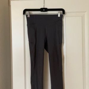 EUC 7/8 legging. Size 2